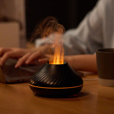 Guter Preis Dropshipping Neueste RGB Licht Flamme Aroma Diffuser 130Ml 3d Farbiger Flammenfeuchtiger Feuer Vulkan Diffuser Dropshipping Online